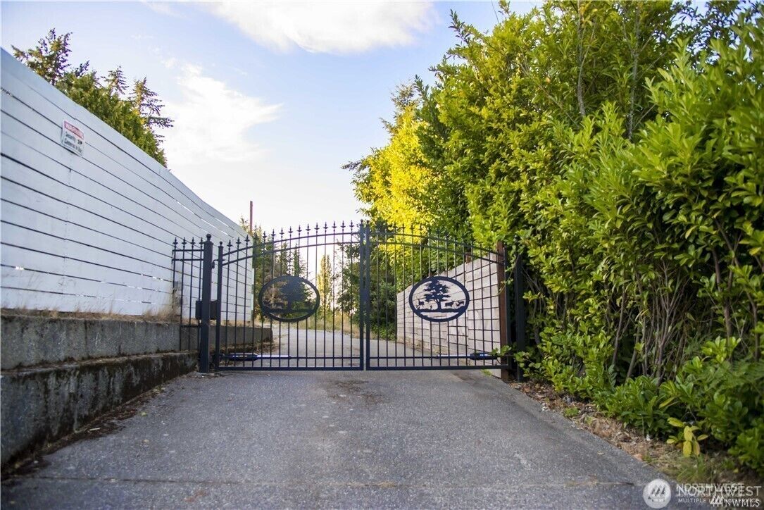 Property Photo:  2620 S 133rd Street  WA 98168 