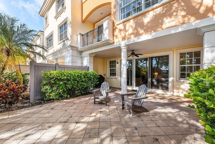 Property Photo:  5580 NE Trieste Way  FL 33487 