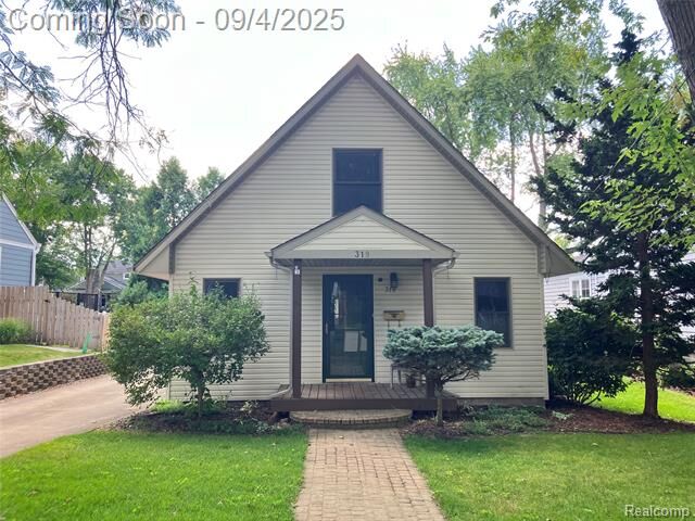 Property Photo:  319 Drace Street  MI 48307