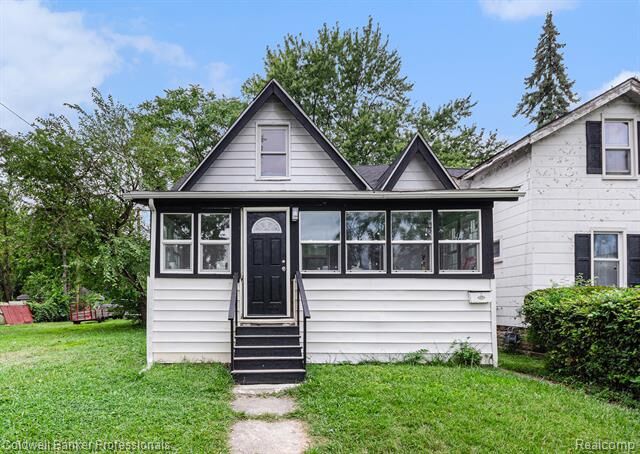 18037 Russell Street  Detroit MI 48203 photo