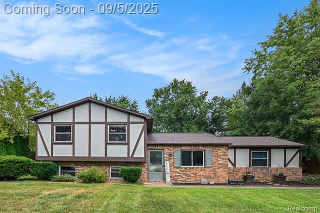 Property Photo: 621 Vincent Street MI 48169