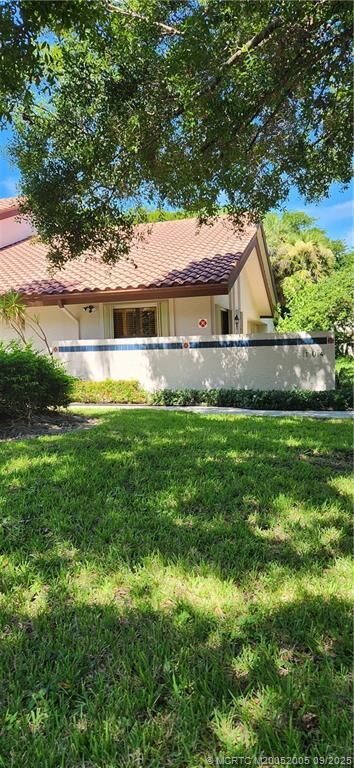 Property Photo: 6001 SE Martinique Drive 104 FL 34997