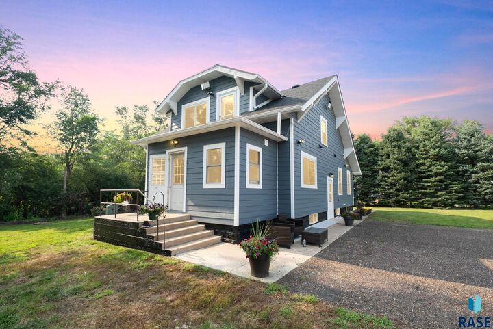 Property Photo:  111 Maple St  SD 57047 