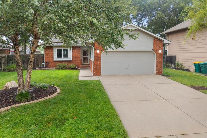 2105 N Rutgers St  Wichita KS 67212 photo