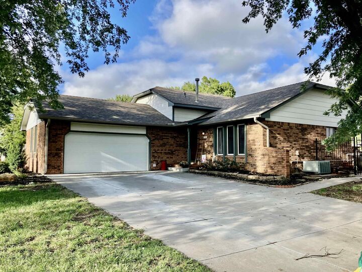236 S Parkridge St  Wichita KS 67209 photo