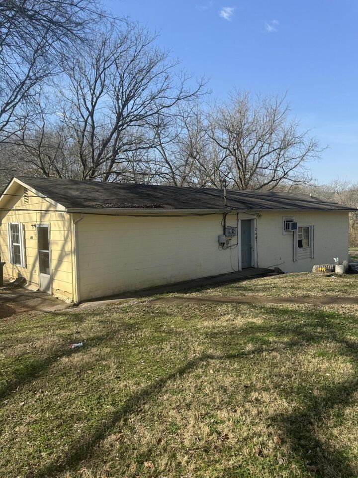 Property Photo:  389 Market Street NE  TN 37310 