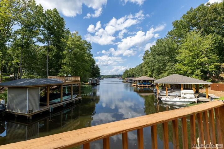 Property Photo:  118 Sandpiper Drive  NC 27551 