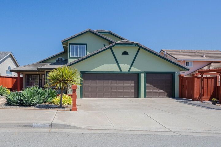 Property Photo: 385 Hillcrest Avenue CA 93933