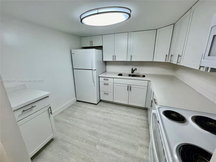 Property Photo:  8101 SW 72nd Ave 417W  FL 33143 
