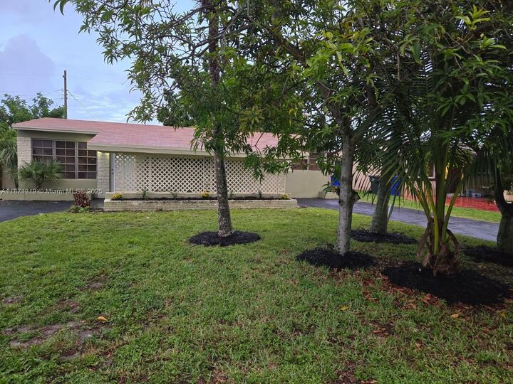 6751 Meade St  Hollywood FL 33024 photo
