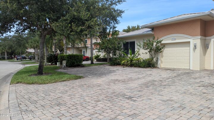 Property Photo: 826 Middleton Drive SW FL 32962