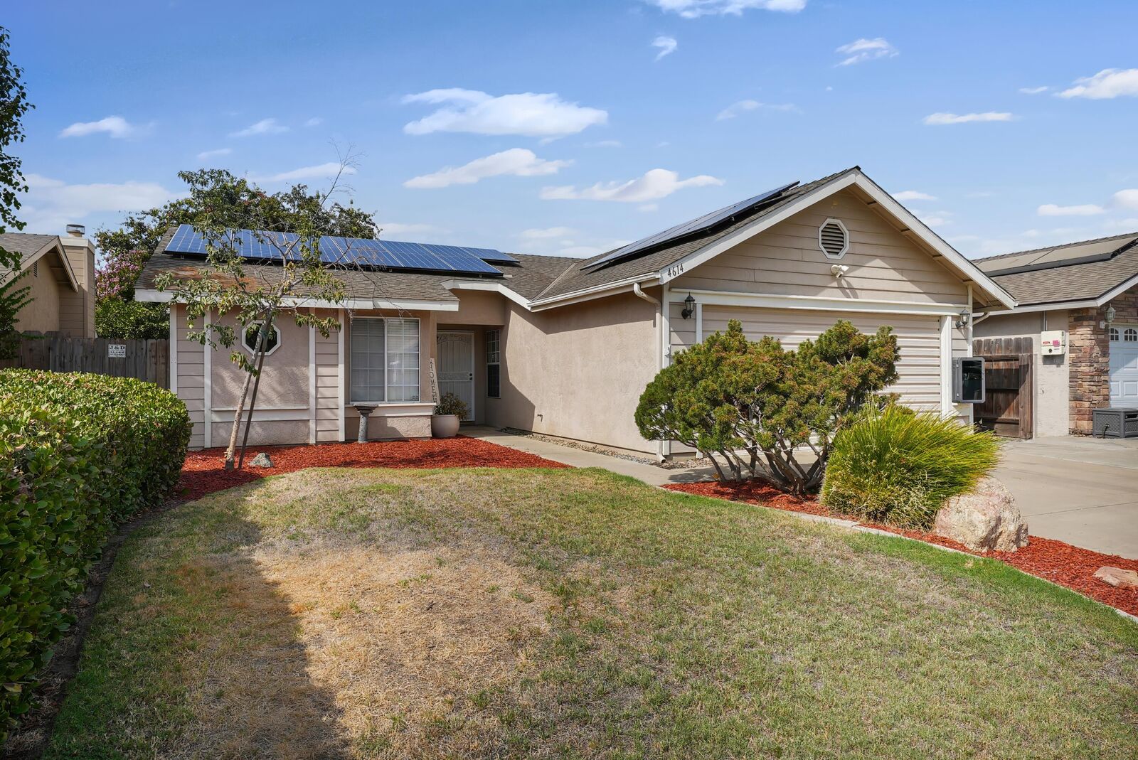 Property Photo: 4614 W Howard Avenue CA 93277