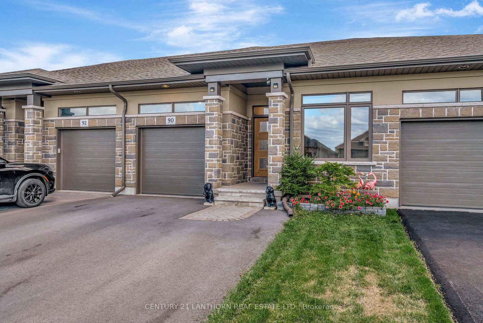 Property Photo:  90 Covington Crescent  ON K8N 0L1