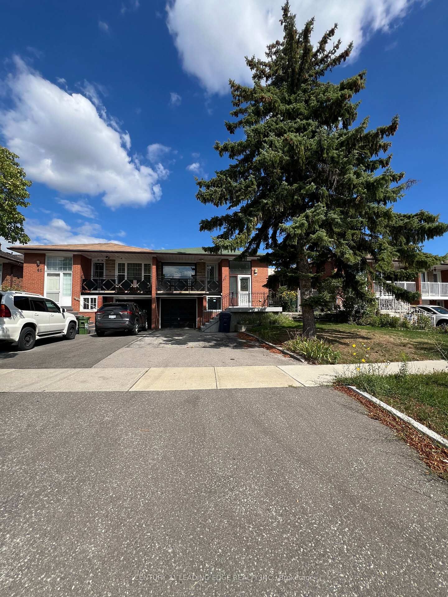 Property Photo:  39 Picaro Drive Main  ON M3N 2B6 