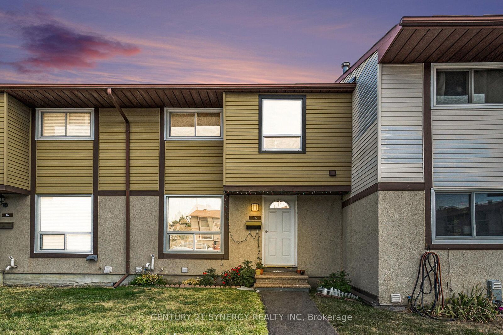 Property Photo:  2570 Southvale Crescent 14  ON K1B 5B6 