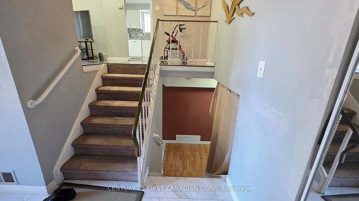 Property Photo: 2 Muriel Crescent ON N6E 2K5
