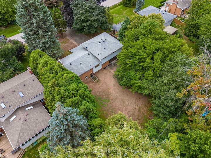 Photo de la propriété: 139 Walby Drive ON L6L 4C9