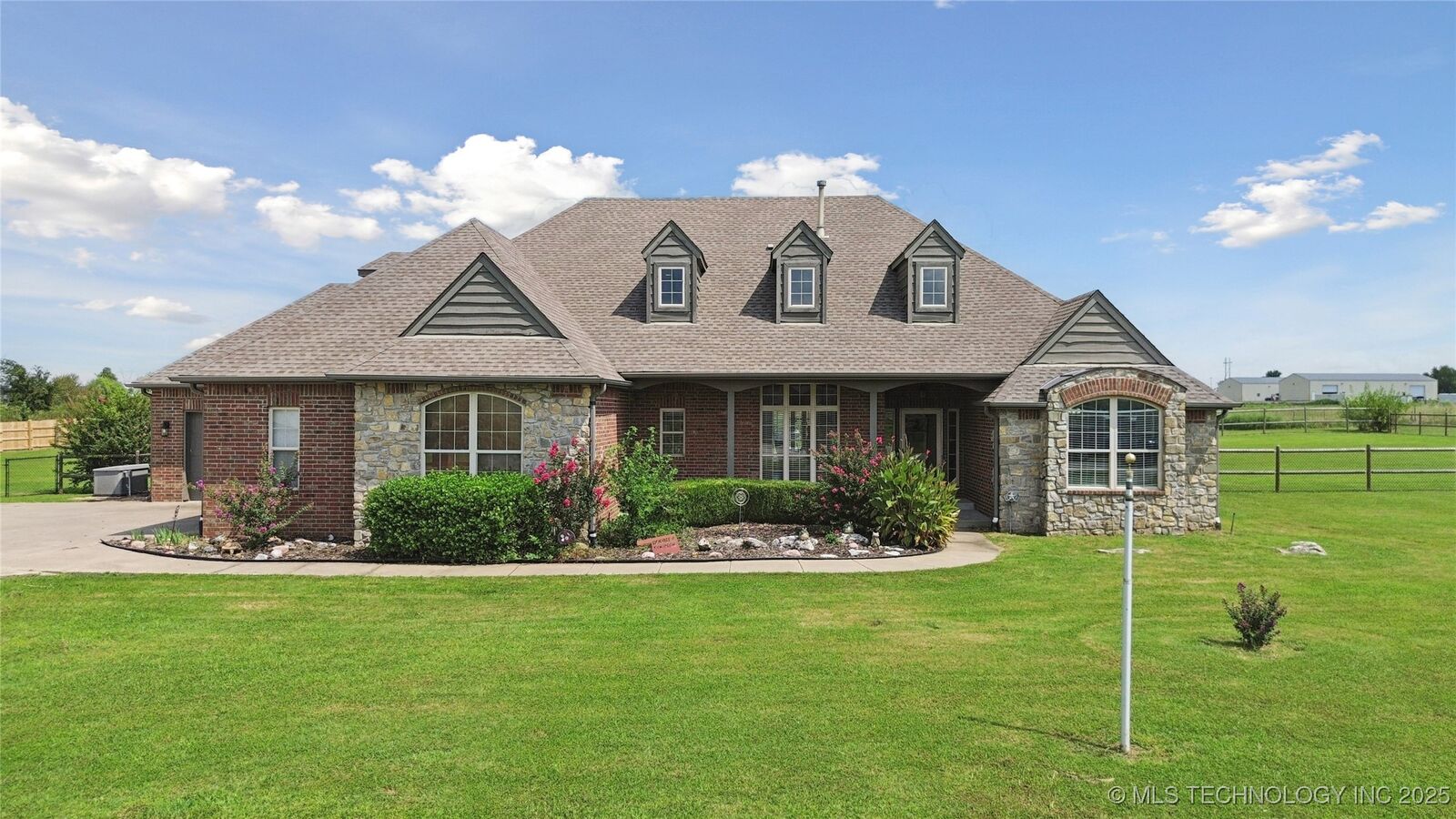 Property Photo: 16671 S 9 Avenue W OK 74033