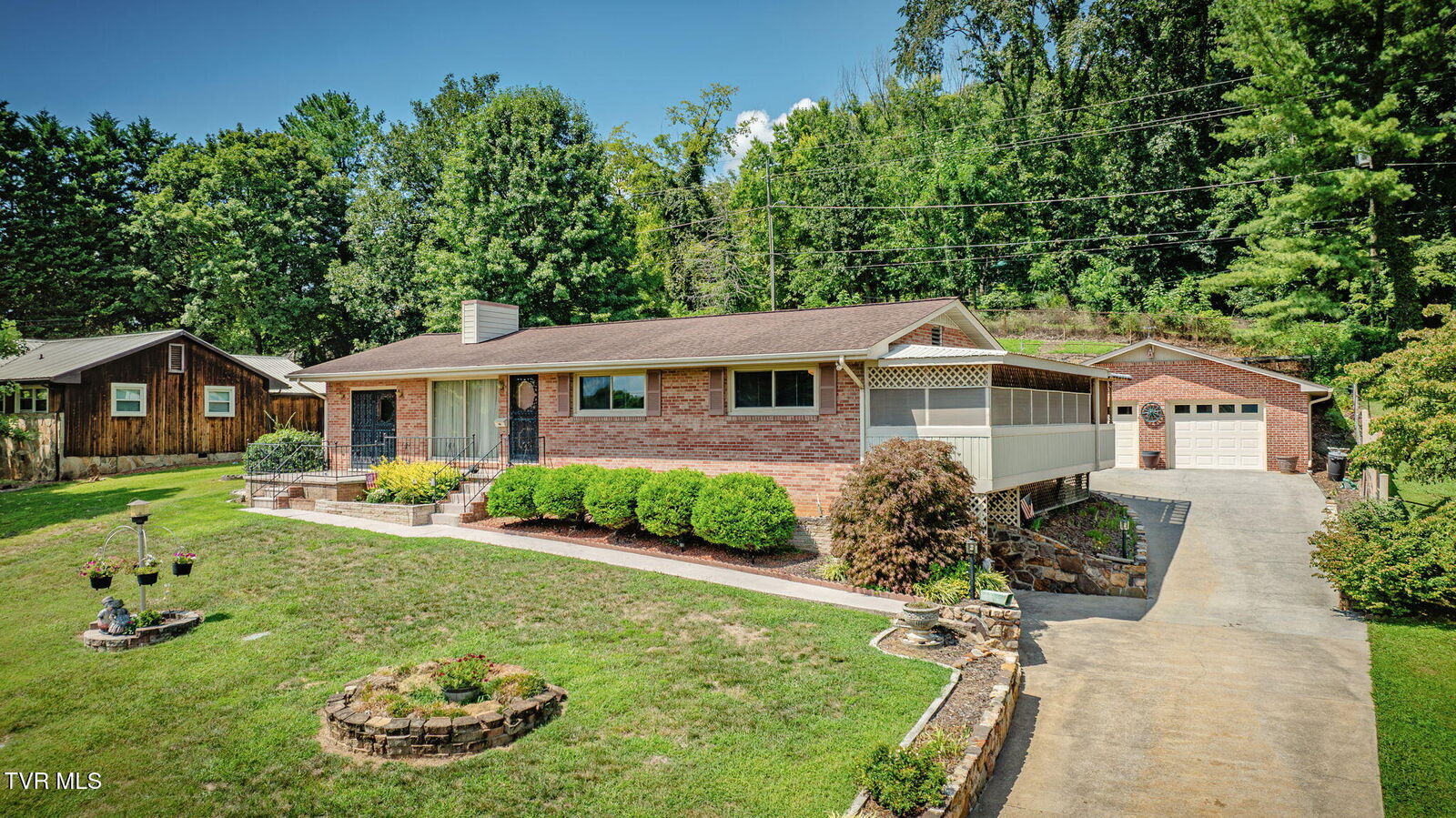Property Photo: 2128 Gary Street TN 37660