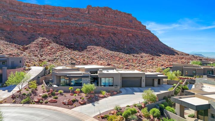 Property Photo: 1959 W Cougar Rock Cir UT 84770