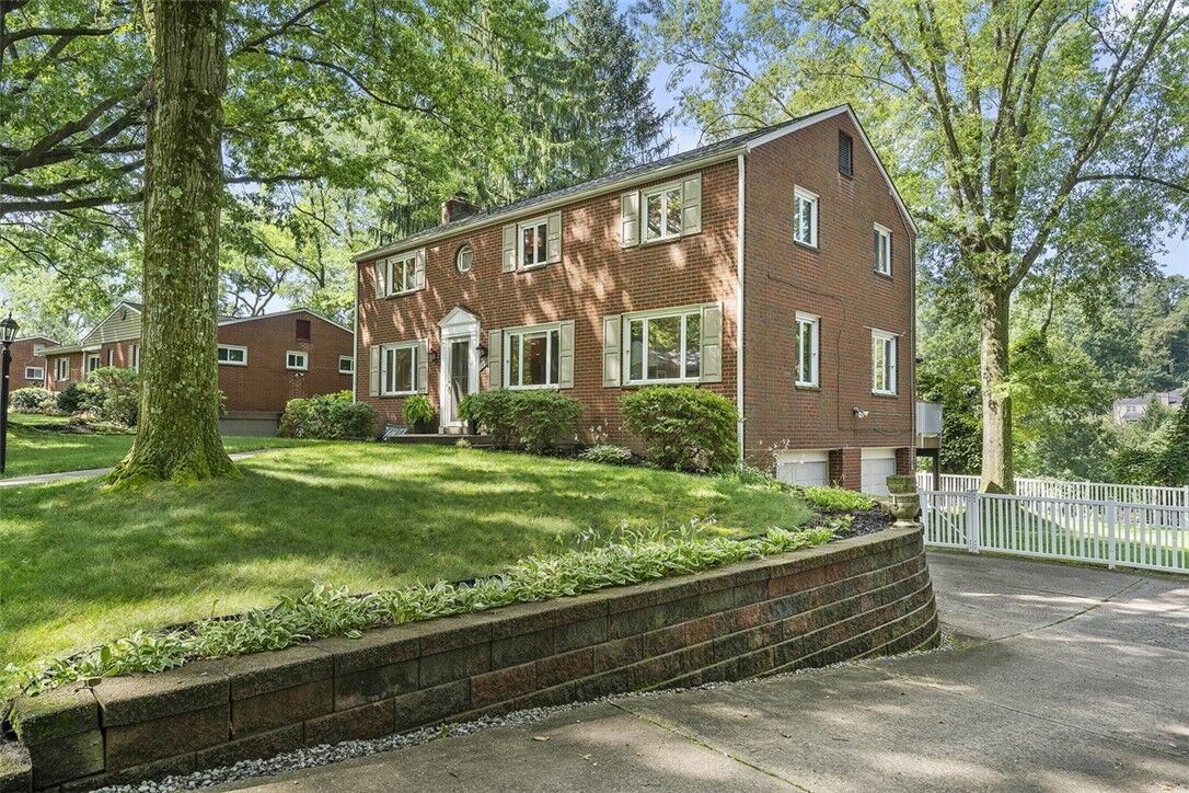 Property Photo:  2008 Hampstead Dr  PA 15235 