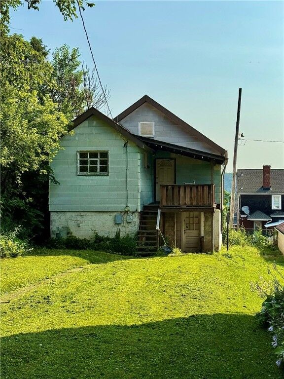 Property Photo: 508 N 8th St PA 15025