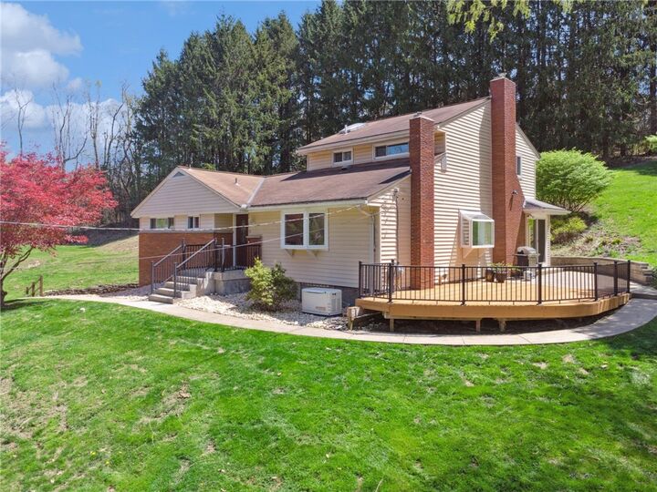 Property Photo: 1634 Old Leechburg Road PA 15068