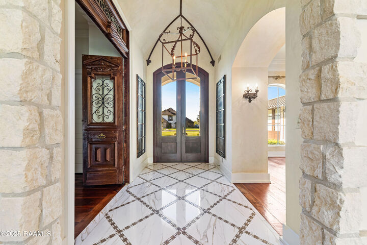 Property Photo:  320 Turtledove Trail  LA 70508 