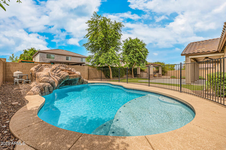 8814 S 55th Lane  Laveen AZ 85339 photo