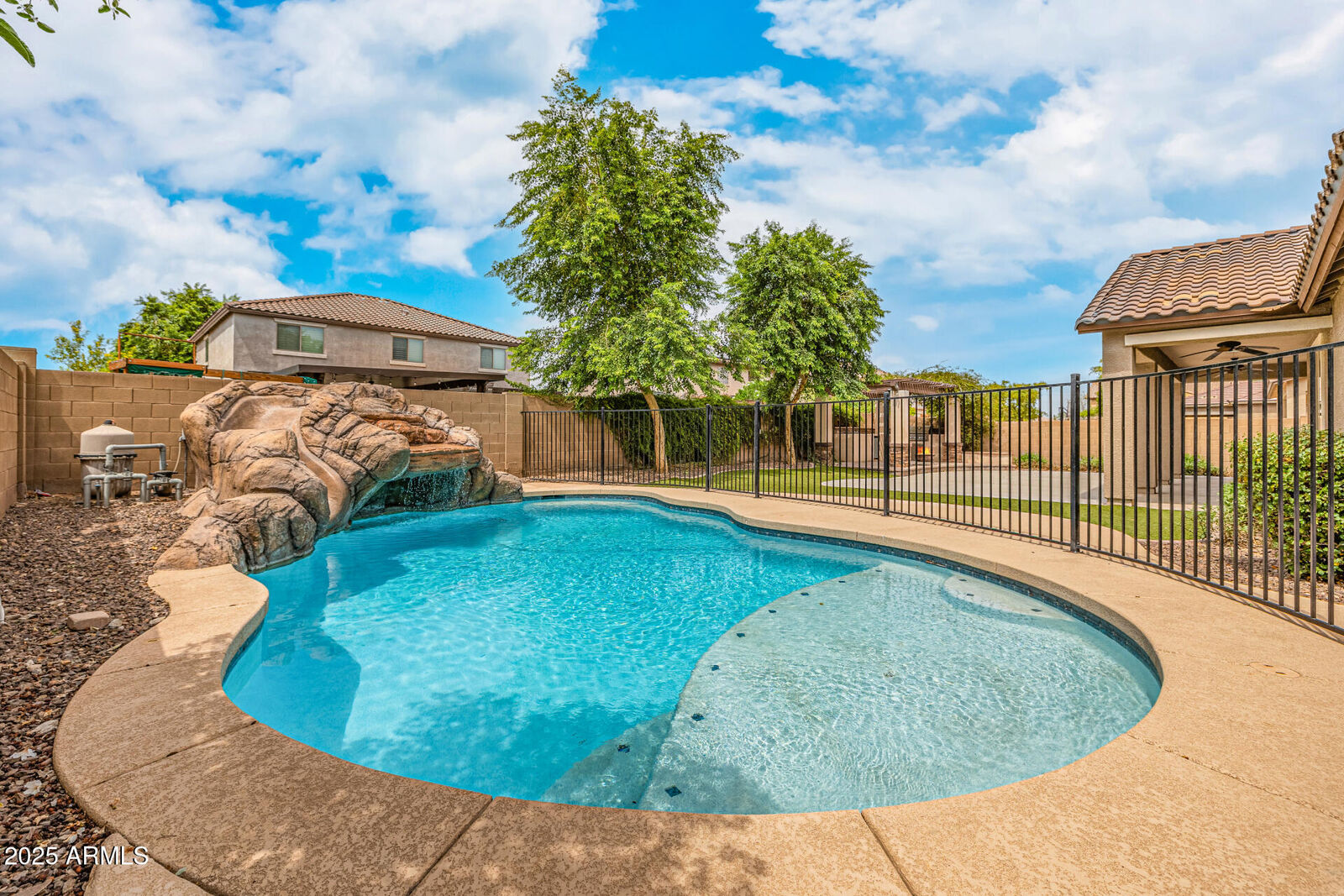 Property Photo:  8814 S 55th Lane  AZ 85339 