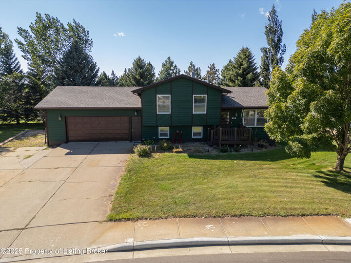 996 Heart Drive  Dickinson ND 58601 photo