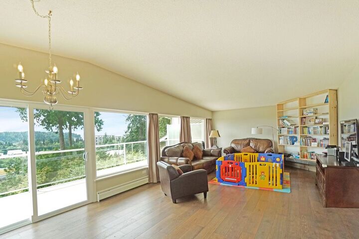 Property Photo: 850 Esquimalt Avenue BC V7T 1J8