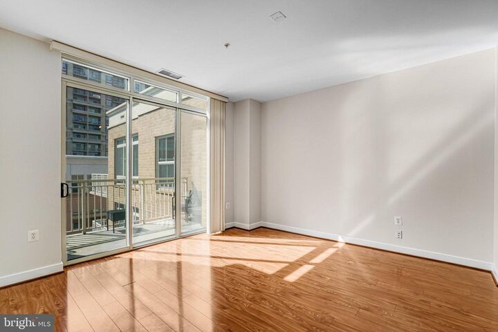 Property Photo: 820 N Pollard Street 915 VA 22203