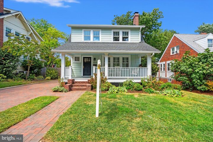 Property Photo: 107 W Luray Avenue VA 22301