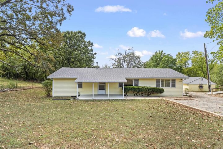 Property Photo: 1405 Buzzard Roost Road AR 72653