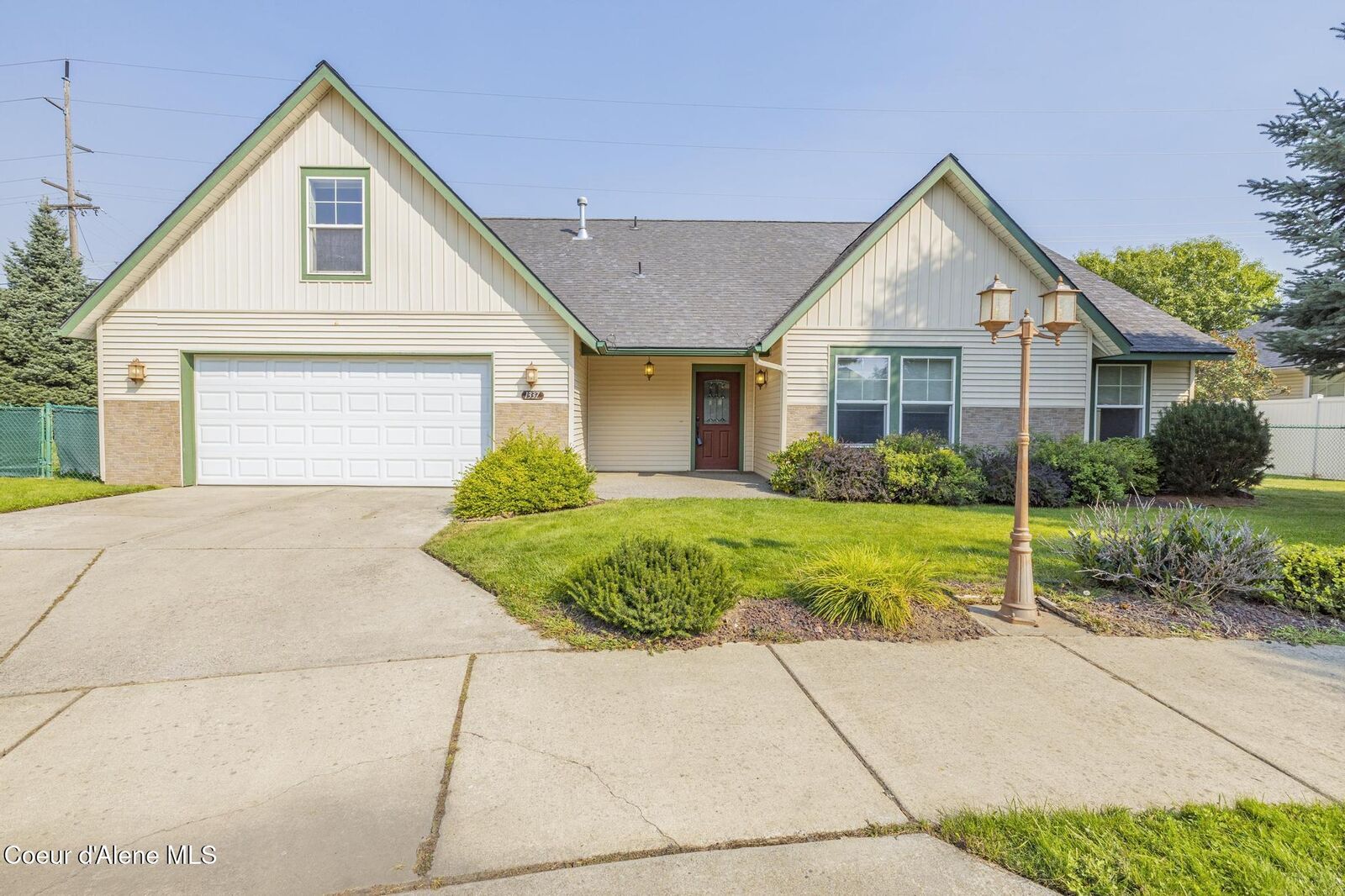 Property Photo:  1337 E Center Green Loop  ID 83815 
