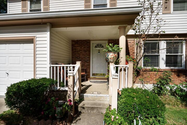 Property Photo: 8950 Wexford Place OH 45039