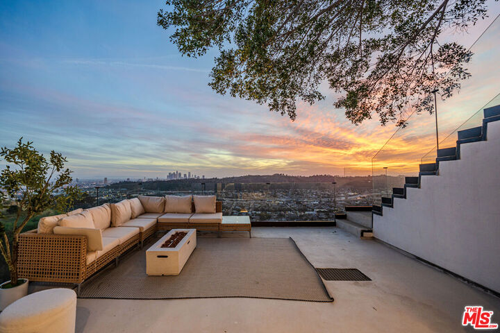 812 W Avenue 37  Los Angeles CA 90065 photo