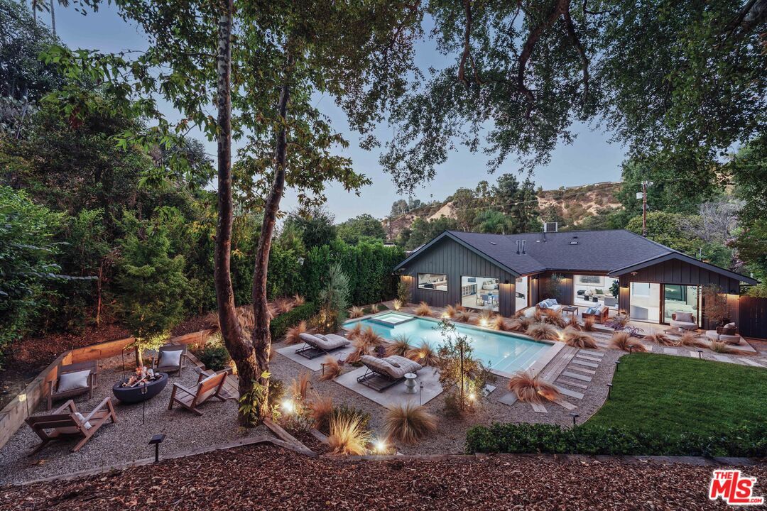 Property Photo:  3721 Woodcliff Rd  CA 91403 