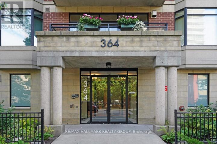 Property Photo:  364 Cooper Street Ph2  ON K2P 2P3 
