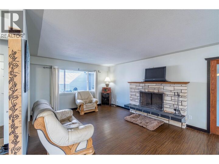Property Photo: 2215 Barbara Avenue BC V2B 4J4