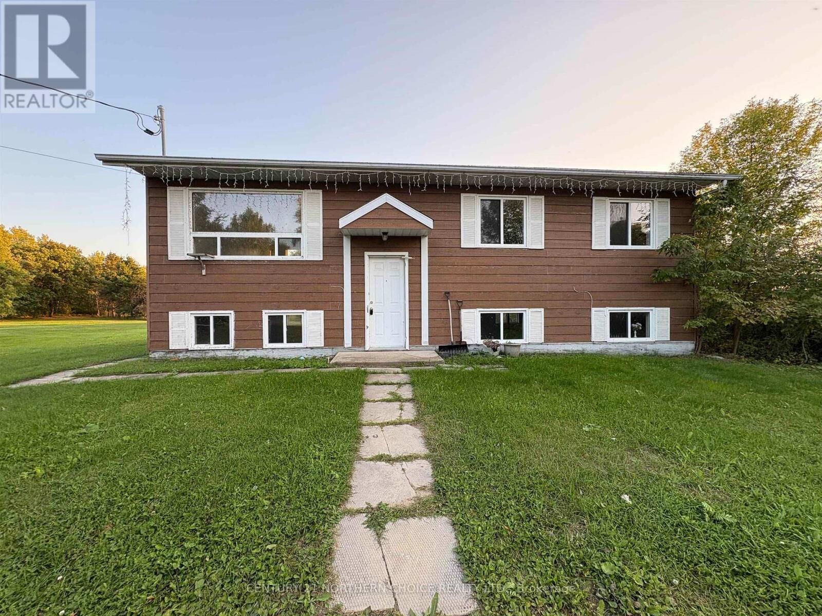 Property Photo: 44 Eleanor Lake Road ON P0W 1M0