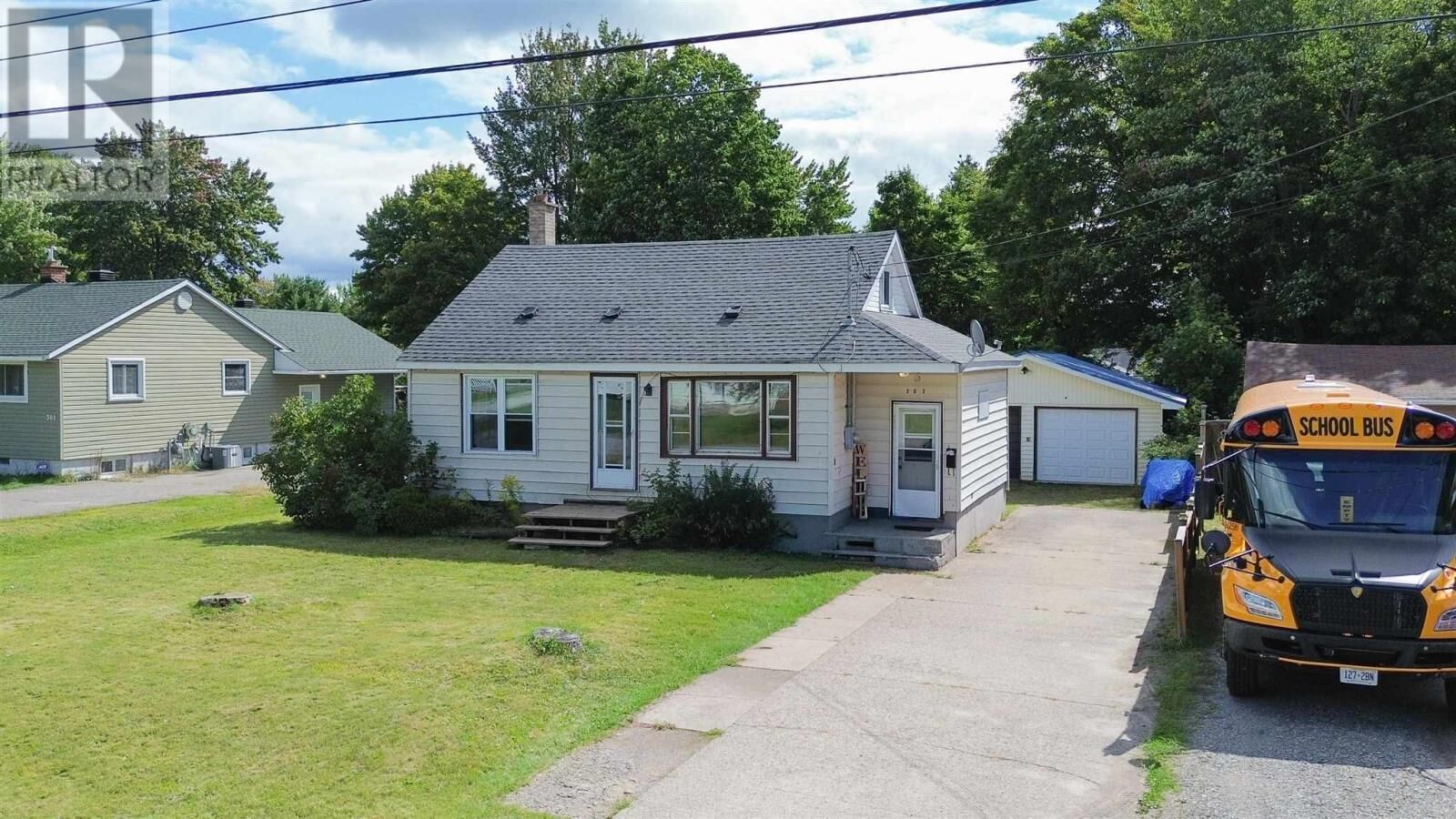 Property Photo:  297 Eastern Ave  ON P6A 4R5 