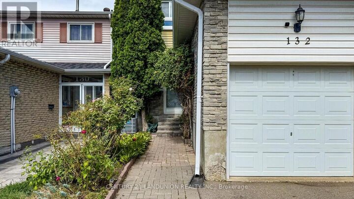 Property Photo:  132 Silver Springs Boulevard  ON M1V 1N1 
