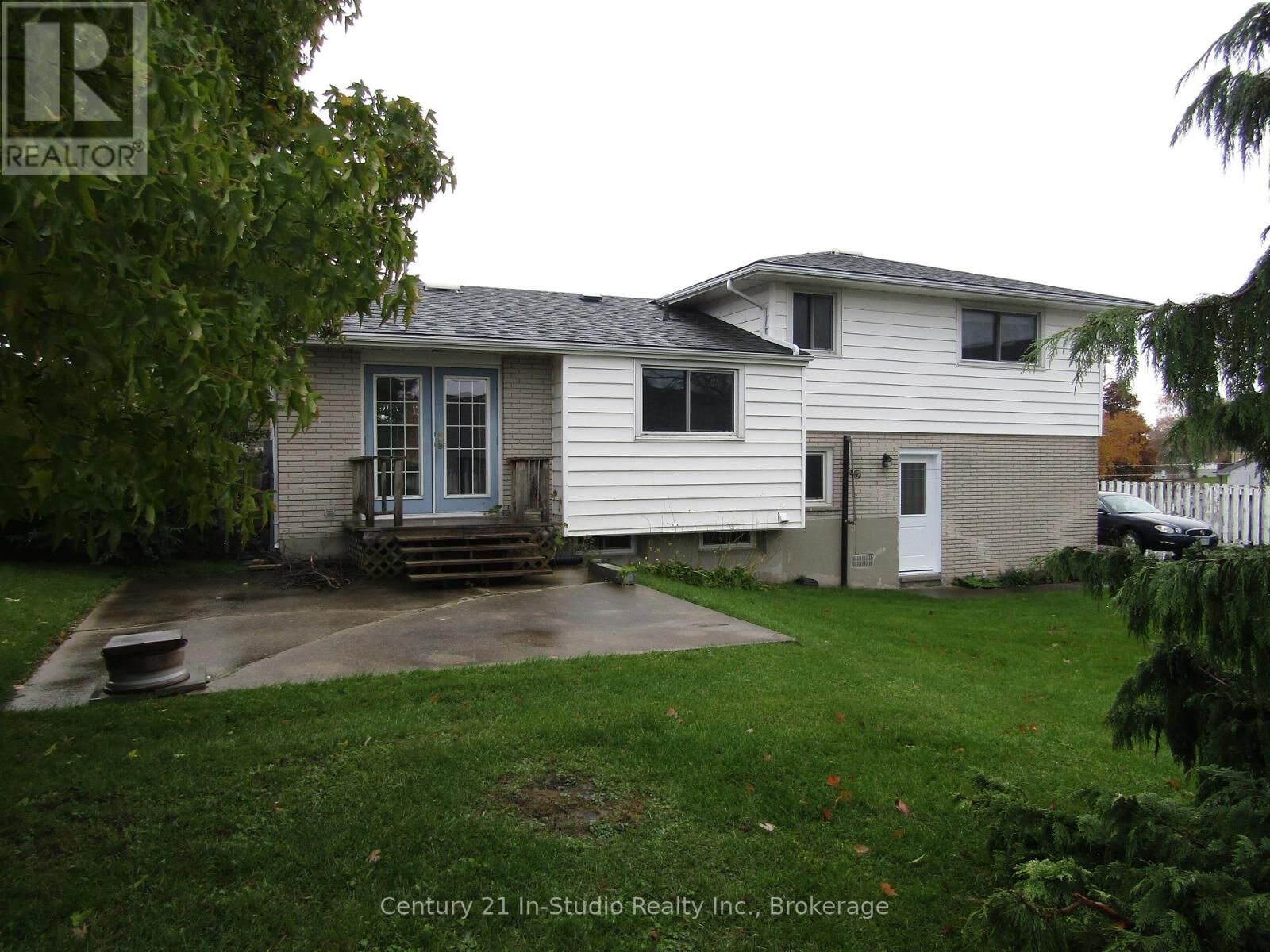 Property Photo: 368 Princes Street South 2 ON N2Z 2T6