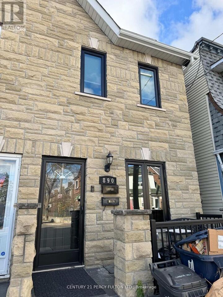 Property Photo: 890 Ossington Avenue Bsmt ON M6G 3V1
