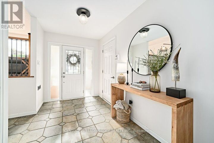 Property Photo: 25 Eileen Drive ON L4N 4M5