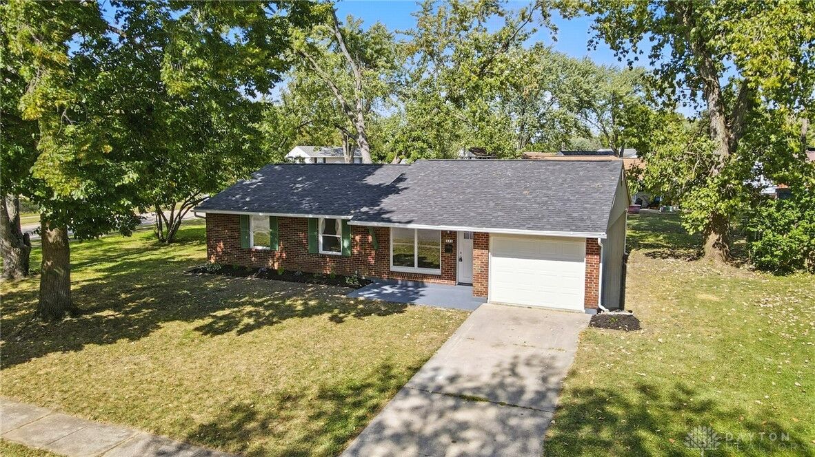 Property Photo:  522 Caldwell Circle  OH 45344