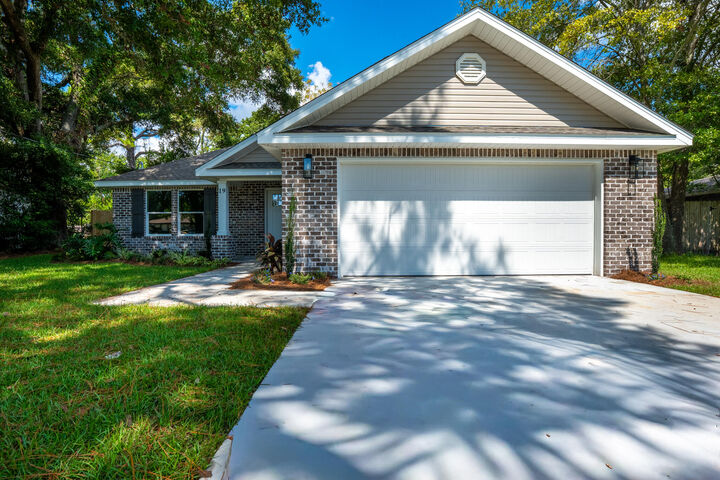 Property Photo: 19 NW Highland Drive FL 32548