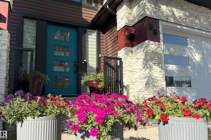 Property Photo:  58 Lamplight Drive  AB T7X 0G8 